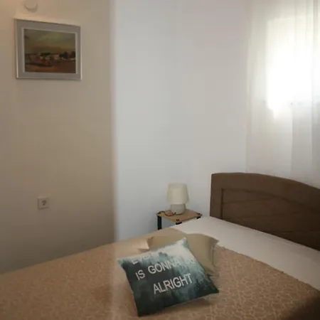 Apartman Lantana *